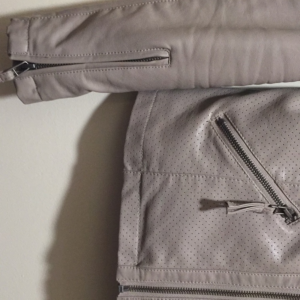 Beige pleather jacket - Picture 4 of 5